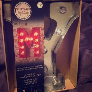 Light-up marquee letter